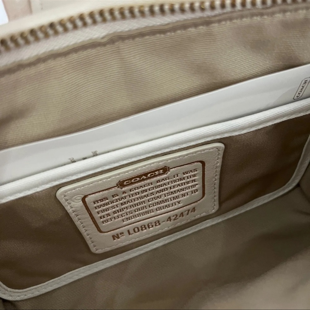 Coach Wristlet - Picture 6 of 8